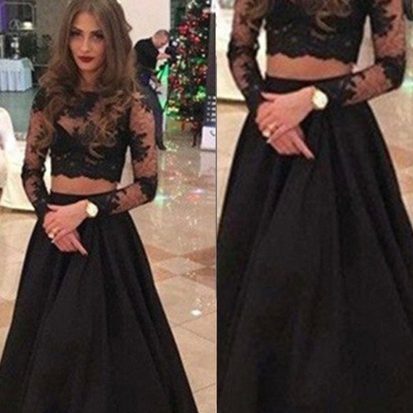 ‼️SOLD‼️ BLACK LACE PROM DRESS - Picture 4 of 4